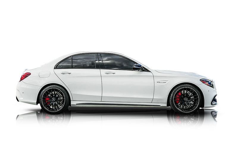 An incredible side shot photo of aMercedes-Benz C63 AMG that you should buy.