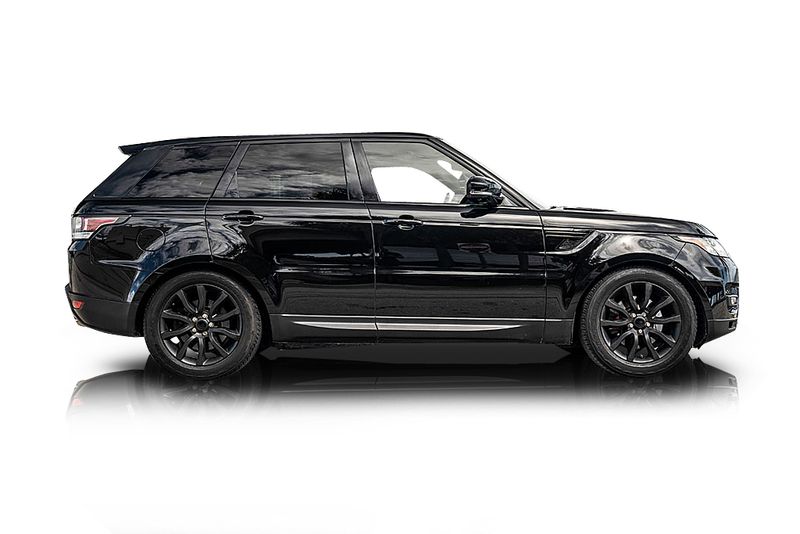 An incredible side shot photo of aLand Rover Range Rover Sport that you should buy.