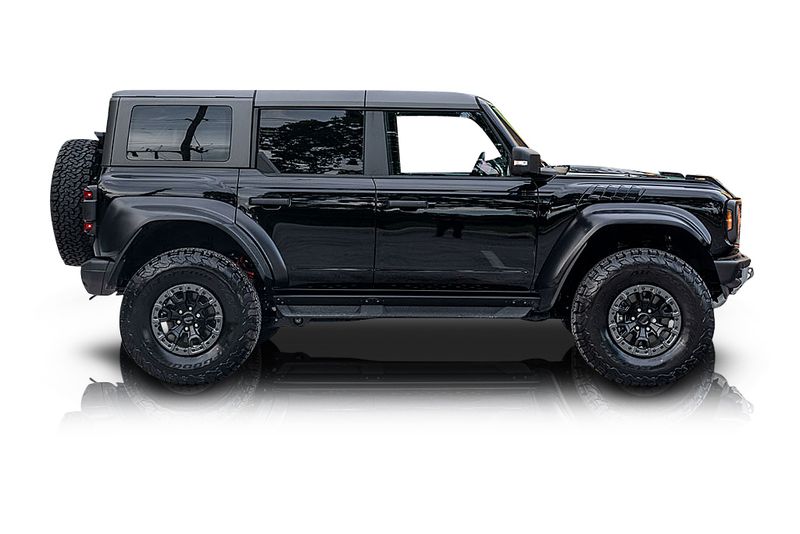 An incredible side shot photo of aFord Bronco that you should buy.