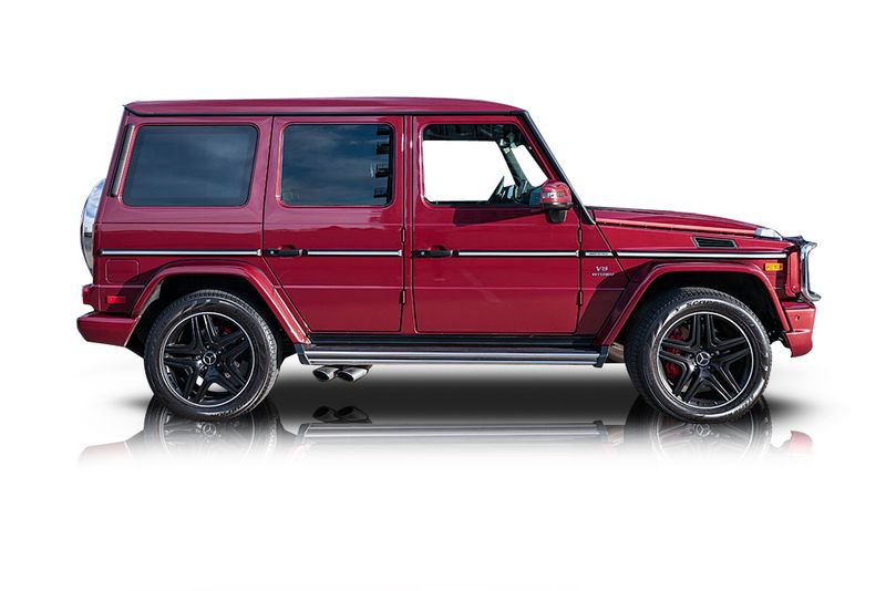 An incredible side shot photo of aMercedes-Benz G63 AMG that you should buy.