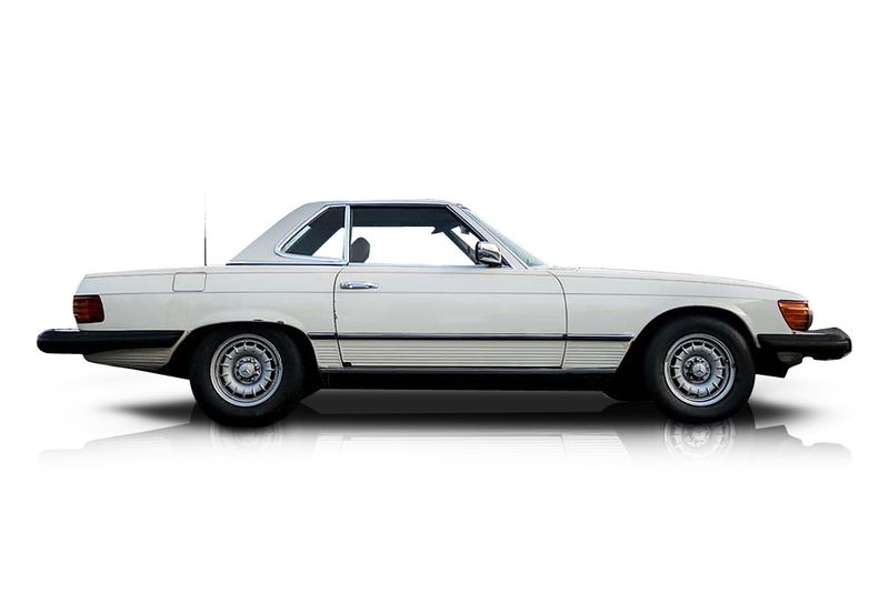 An incredible side shot photo of aMercedes-Benz 380SL that you should buy.