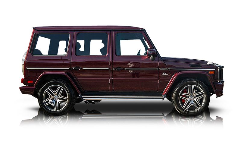 An incredible side shot photo of aMercedes-Benz G63 AMG that you should buy.
