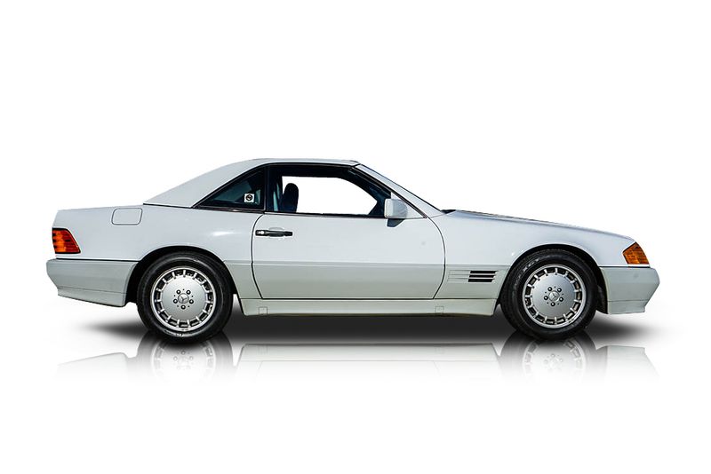 An incredible side shot photo of aMercedes-Benz 300SL that you should buy.