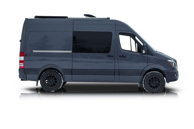 An incredible side shot photo of aMercedes-Benz Sprinter 2500 that you should buy.