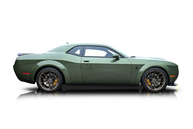 An incredible side shot photo of aDodge Challenger that you should buy.