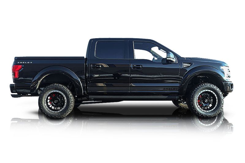 An incredible side shot photo of aFord F-150 that you should buy.