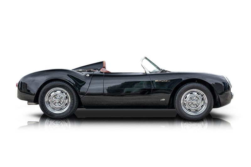 An incredible side shot photo of aPorsche 550 Spyder that you should buy.
