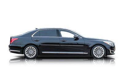 Passenger side photo of 2017 Genesis G90