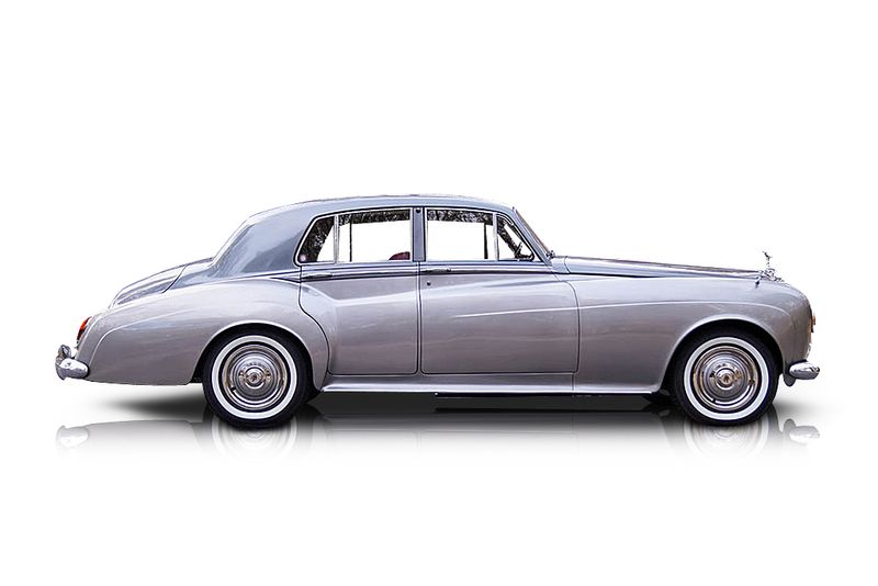 An incredible side shot photo of aRolls-Royce Silver Cloud that you should buy.
