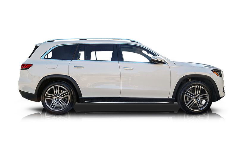 An incredible side shot photo of aMercedes-Benz GLS450 that you should buy.