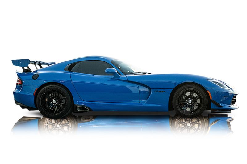 An incredible side shot photo of aDodge Viper that you should buy.