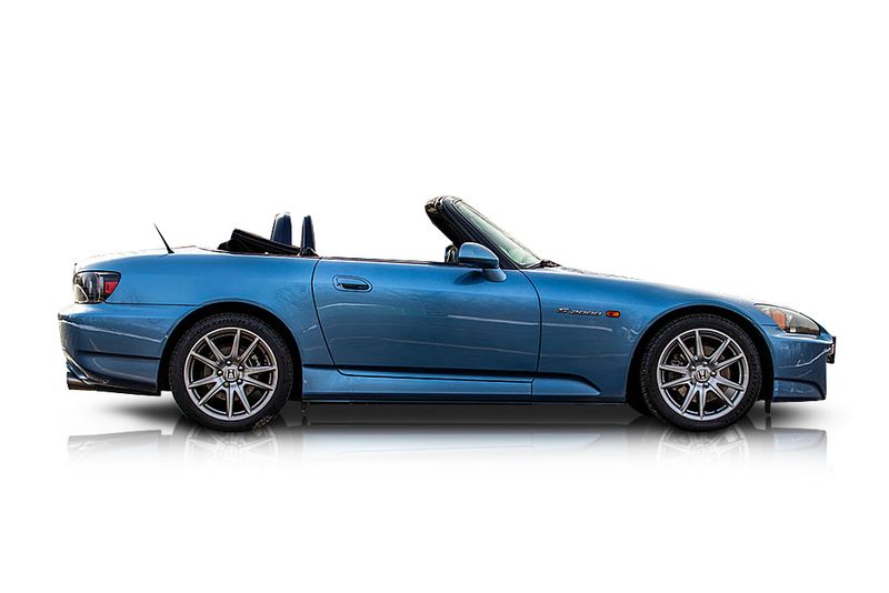 An incredible side shot photo of aHonda S2000 that you should buy.