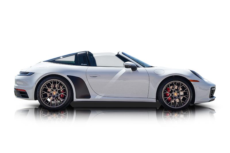 An incredible side shot photo of aPorsche 911 that you should buy.