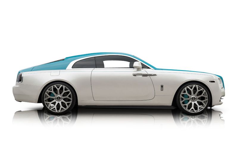 An incredible side shot photo of aRolls-Royce Wraith that you should buy.