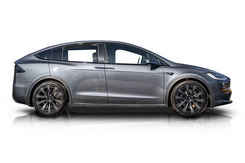 An incredible side shot photo of aTesla Model X that you should buy.