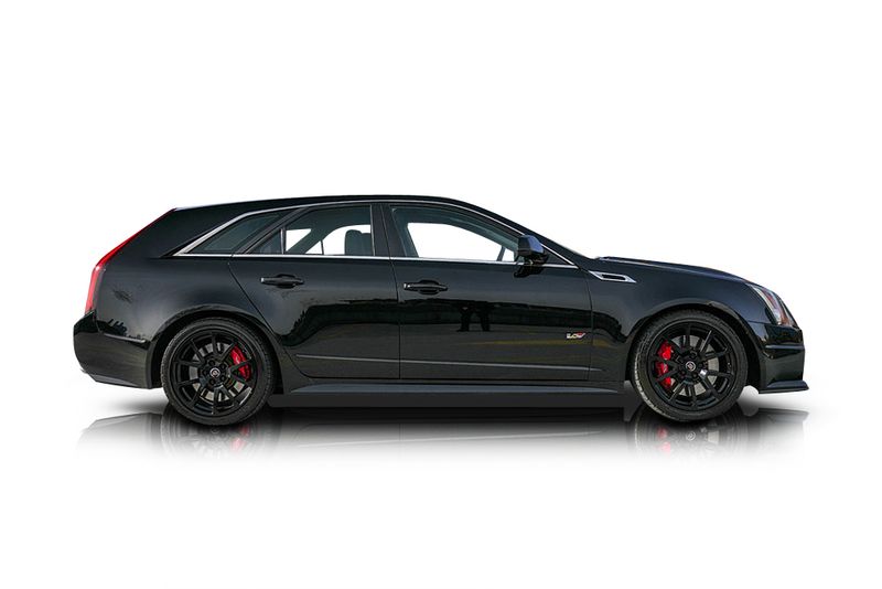 An incredible side shot photo of aCadillac CTS that you should buy.