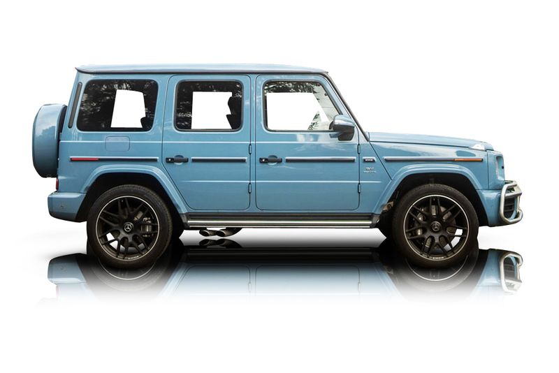 An incredible side shot photo of aMercedes-Benz G63 AMG that you should buy.