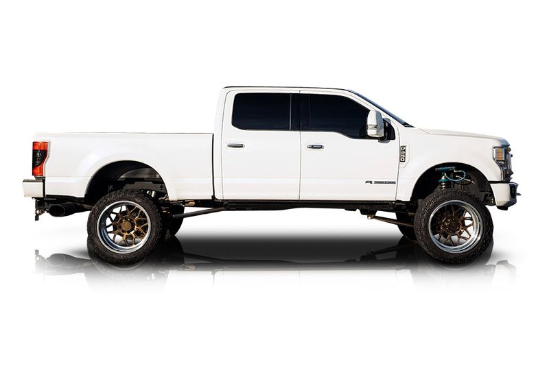 An incredible side shot photo of aFord F-250 that you should buy.
