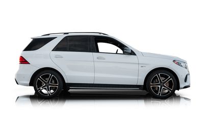 Passenger side photo of 2018 Mercedes-Benz GLE