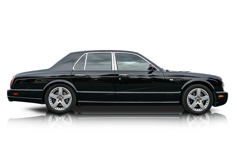 An incredible side shot photo of aBentley Arnage that you should buy.