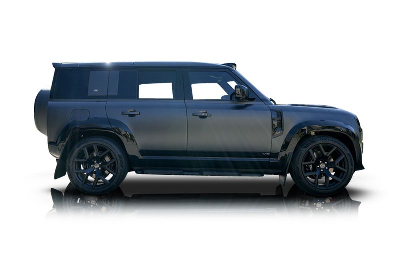 An incredible side shot photo of aLand Rover Defender 110 that you should buy.
