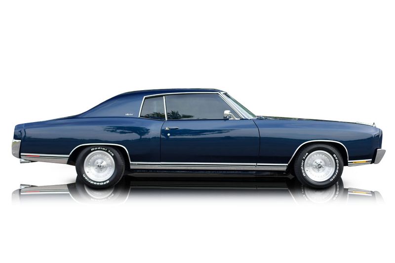 An incredible side shot photo of aChevrolet Monte Carlo that you should buy.