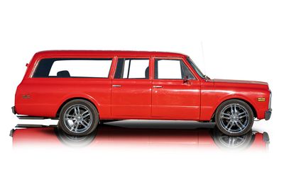 Passenger side photo of 1972 Chevrolet Suburban