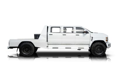 Passenger side photo of 2019 Chevrolet Silverado 5500 HD