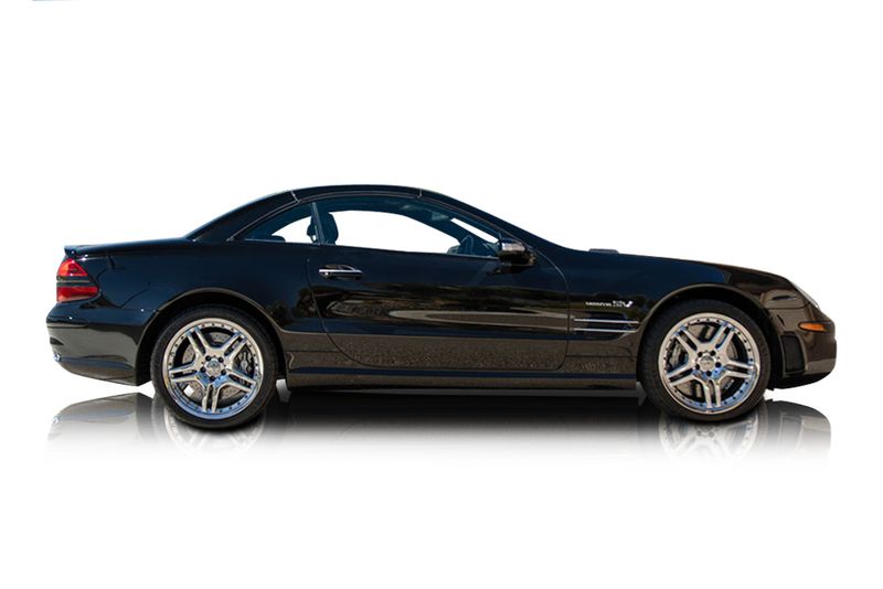 An incredible side shot photo of aMercedes-Benz SL65 AMG that you should buy.