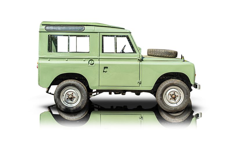 An incredible side shot photo of aLand Rover Series IIA that you should buy.