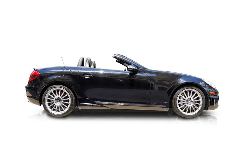 An incredible side shot photo of aMercedes-Benz SLK55 AMG that you should buy.