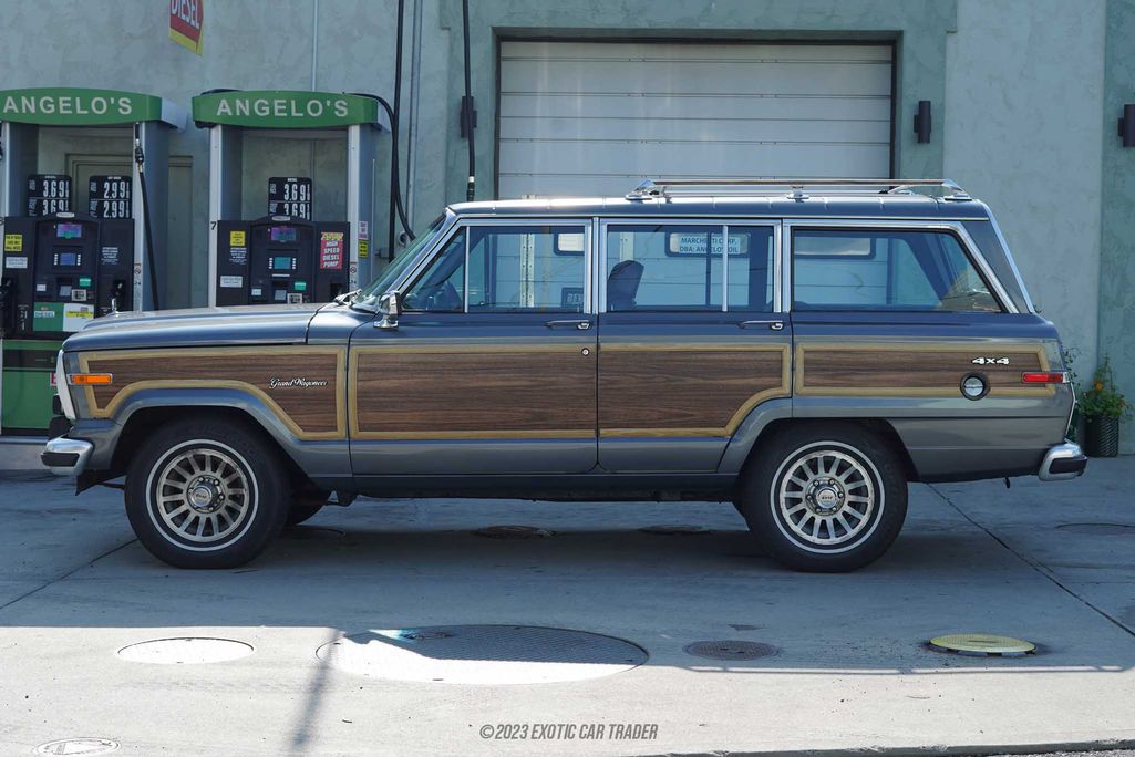 1989 Jeep Grand Wagoneer for sale