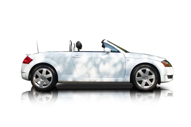 An incredible side shot photo of aAudi TT that you should buy.