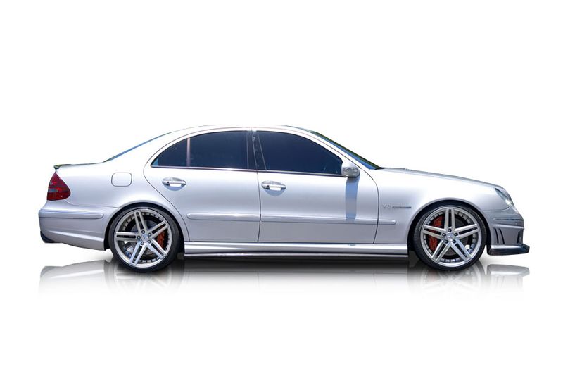 An incredible side shot photo of aMercedes-Benz E55 AMG that you should buy.