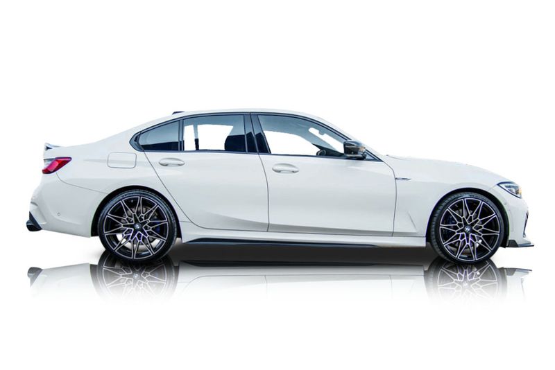 An incredible side shot photo of aBMW M340i that you should buy.