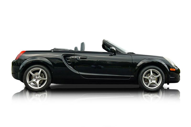An incredible side shot photo of aToyota MR2 that you should buy.