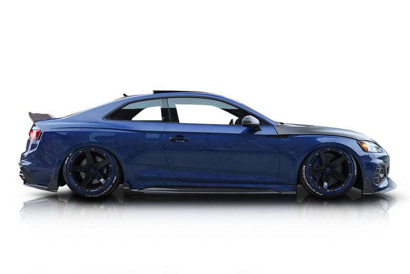 An incredible side shot photo of aAudi RS5 that you should buy.