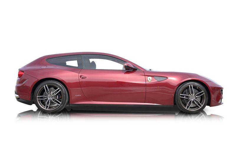 An incredible side shot photo of aFerrari FF that you should buy.