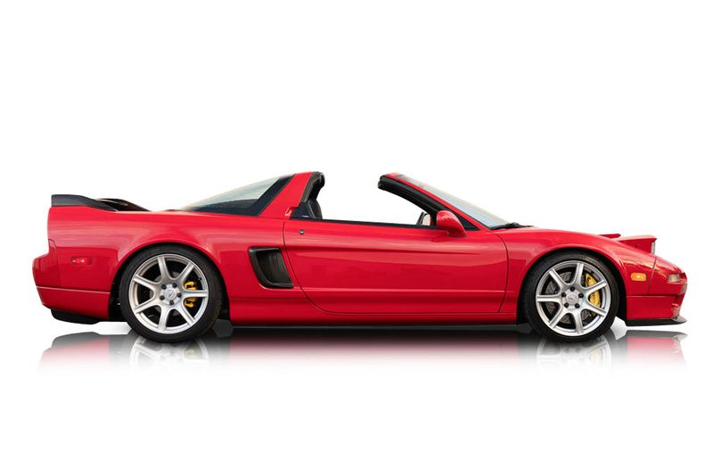 An incredible side shot photo of aAcura NSX that you should buy.