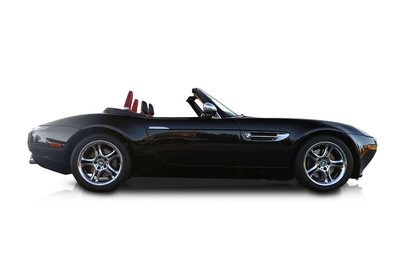 An incredible side shot photo of aBMW Z8 that you should buy.