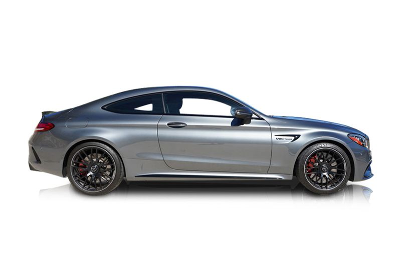 An incredible side shot photo of aMercedes-Benz C63 AMG that you should buy.