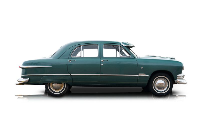 An incredible side shot photo of aFord Custom that you should buy.