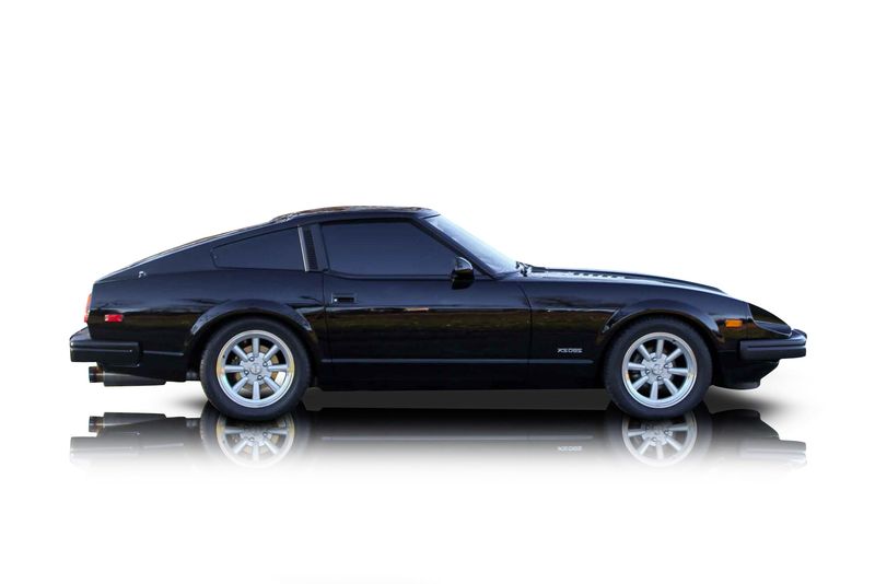 An incredible side shot photo of aDatsun 280ZX that you should buy.