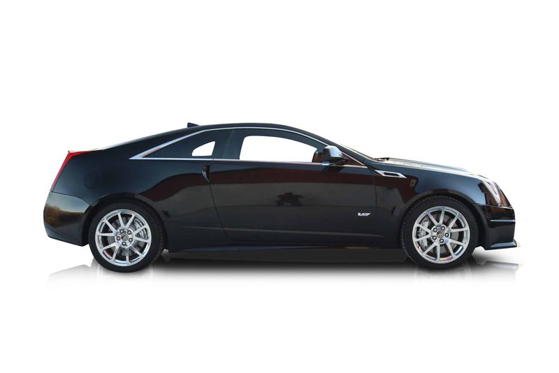 An incredible side shot photo of aCadillac CTS-V that you should buy.