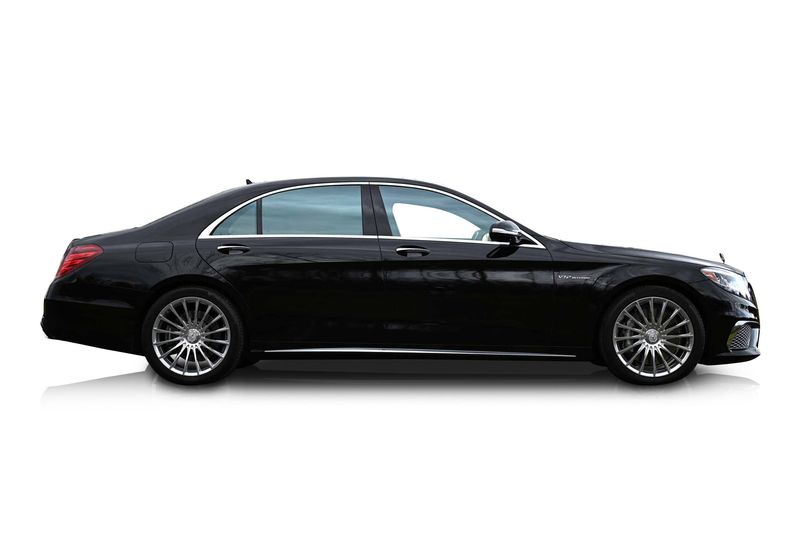 An incredible side shot photo of aMercedes-Benz S65 AMG that you should buy.
