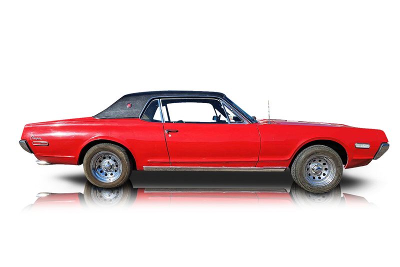 An incredible side shot photo of aMercury Cougar that you should buy.