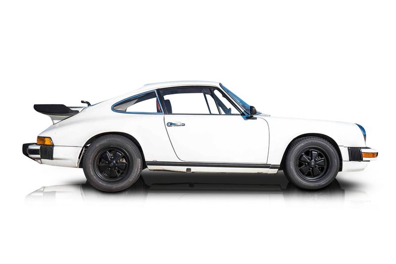 An incredible side shot photo of aPorsche 912 that you should buy.