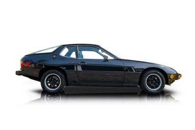 Passenger side photo of 1978 Porsche 924