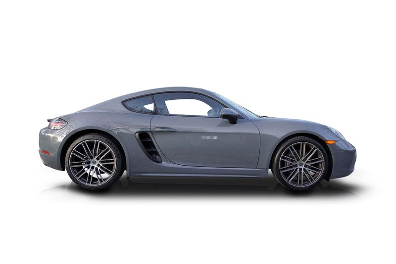An incredible side shot photo of aPorsche 718 Cayman that you should buy.