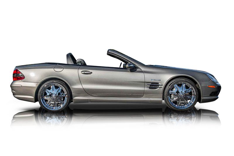 An incredible side shot photo of aMercedes-Benz SL55 AMG that you should buy.
